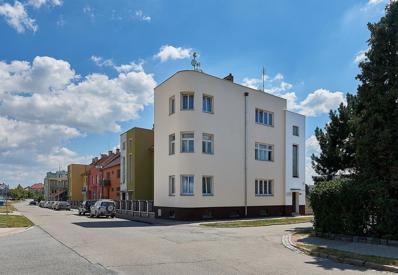 מלון Kroměříž Penzion Karolinka מראה חיצוני תמונה